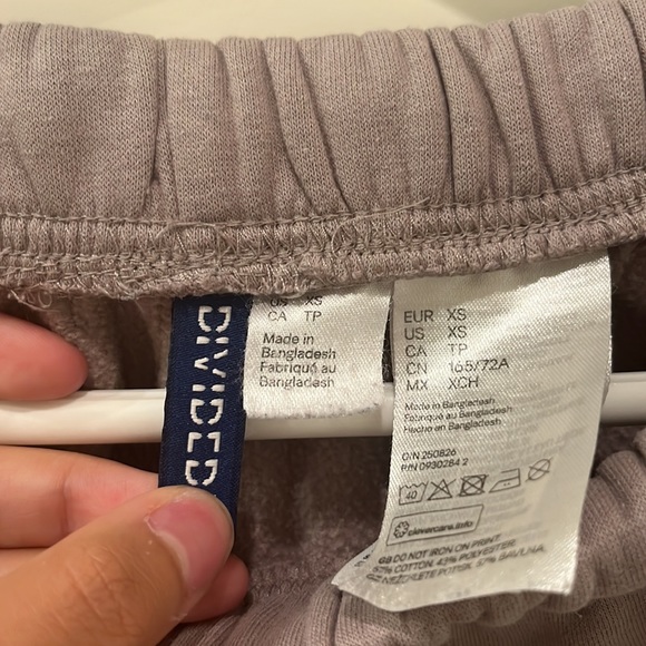 size xs mens, sweatpants from divided - Picture 4 of 4